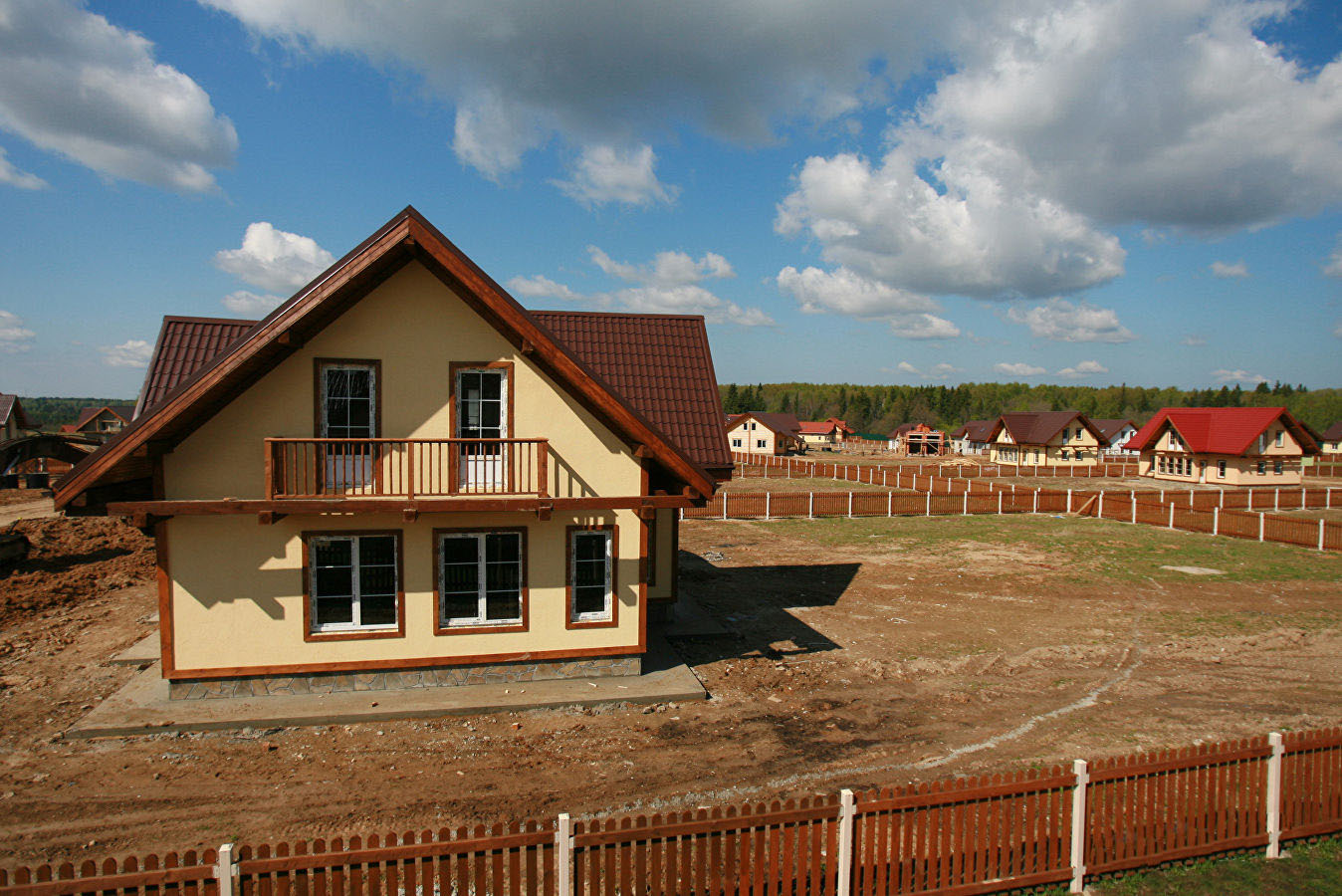 Дмитрий Медведев выступил за использование маткапитала на строительство жилья на садовых участках - фото 1